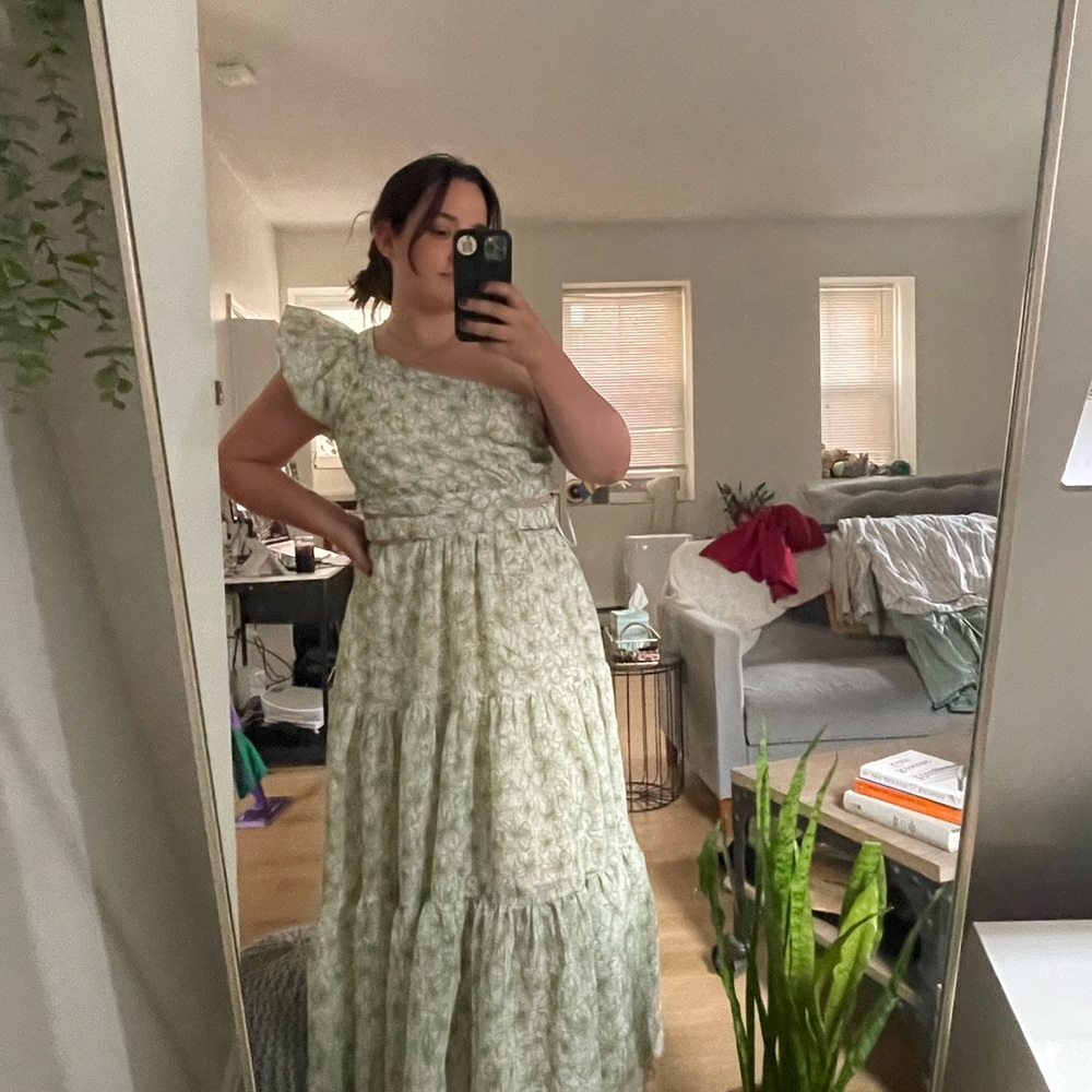 En Saison One Shoulder Floral Dress in Light Green